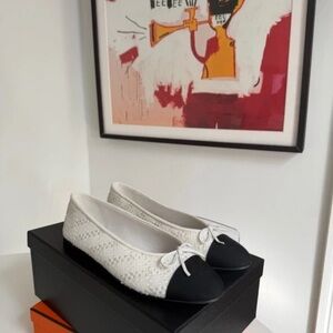 CHANEL Black and Cream Textured Flats
